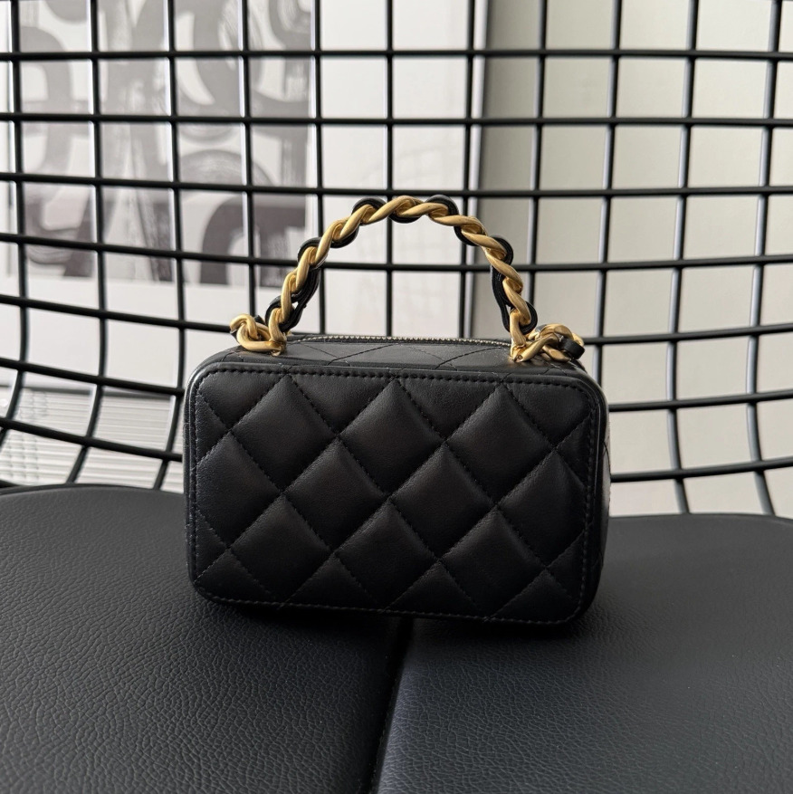 CHANEL Vanity Matelasse Lambskin Leather Top Handle Chain Shoulder Bag Black